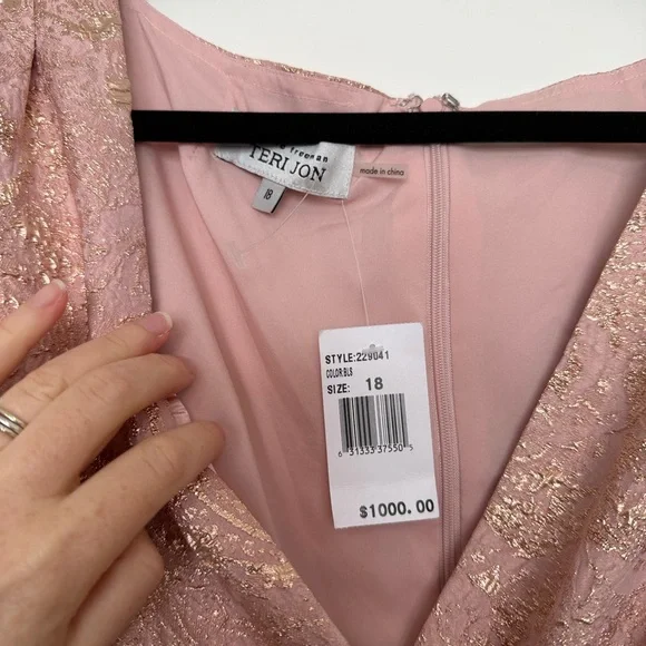 NWT NEW Teri Jon 229041 Blush Peplum Stretch Metallic Jacquard Gown with Beads